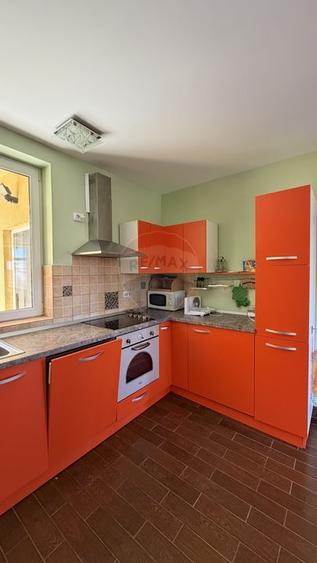 Casă cu 5 camere cu Teren 1000 Mp în Vest