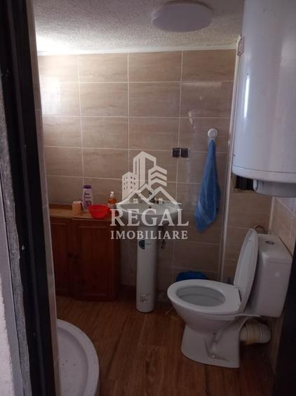Casă individuală cu 6 camere cu Canalizare în Cerișor