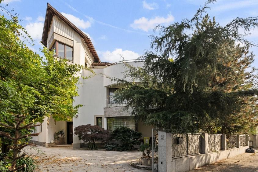 Duplex cu 5 camere cu Canalizare în Central