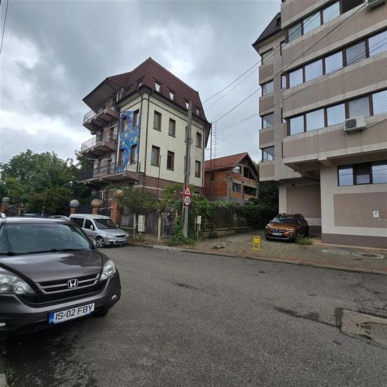 Casă cu 4 camere cu Teren 380 Mp în Tătărași