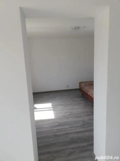 Casă cu 5 camere cu Teren 1347 Mp în Odaia Manolache