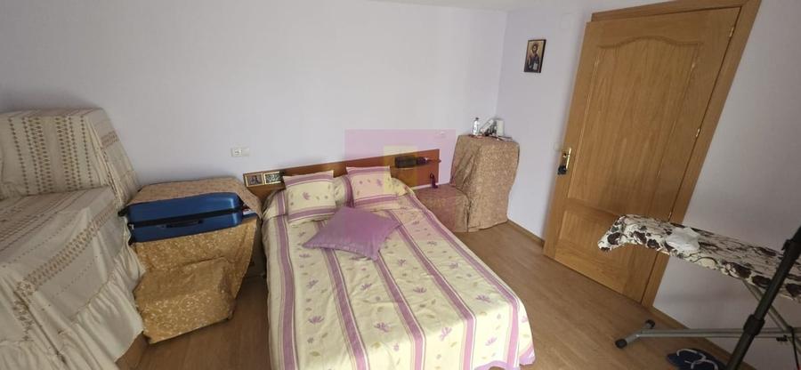 Casă cu 3 camere în Central