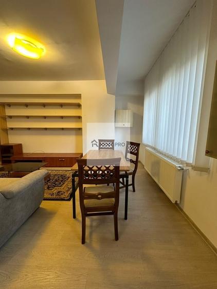 Apartament cu 2 camere semidecomandat, mobilat în Păcii