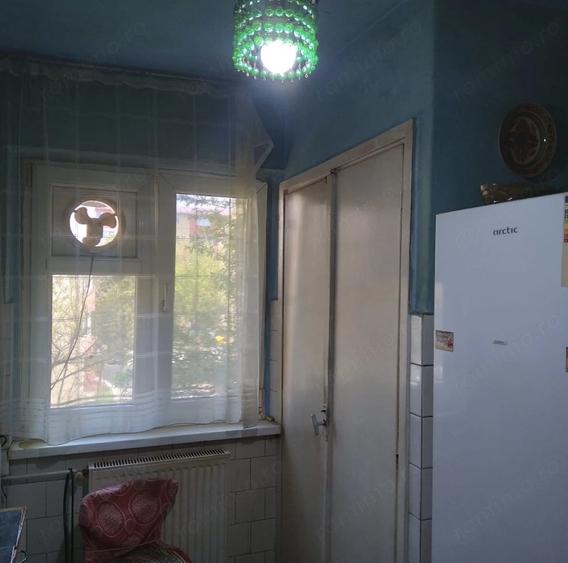 Apartament cu 2 camere semidecomandat în Dâmbovița