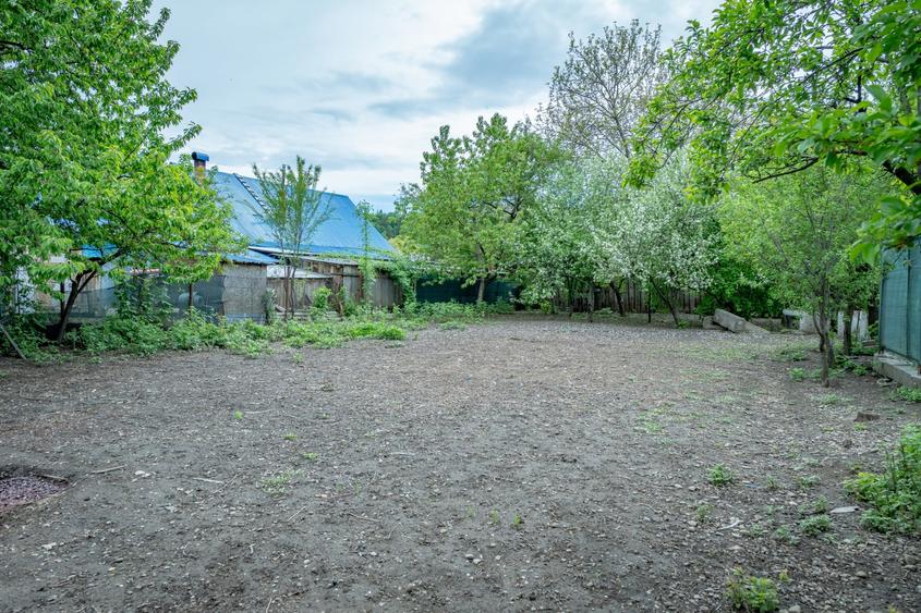 Casă individuală cu 7 camere cu Canalizare în Tazlău
