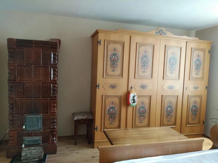 Casă cu 6 camere cu Teren 3000 Mp în Mănăștiur