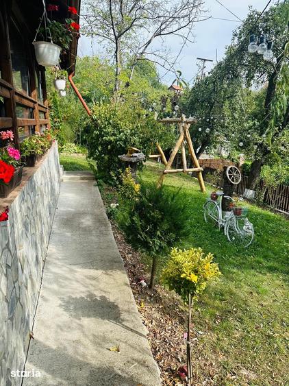 Casă cu 5 camere cu Teren 5000 Mp în Telega