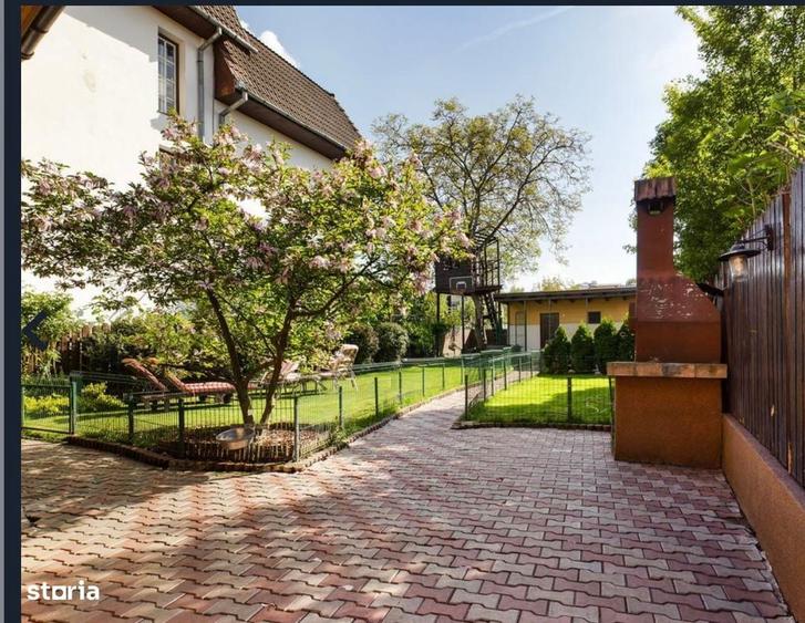 Casă cu 4 camere în Andrei Mureșanu