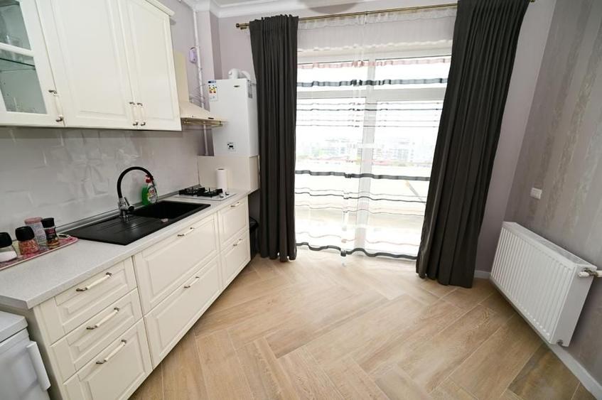 Apartament cu 3 camere decomandat în Central