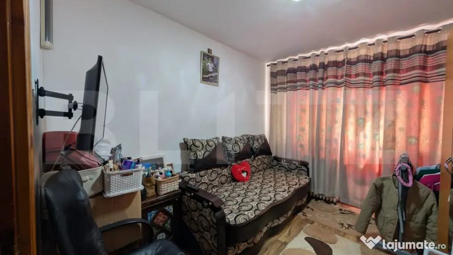 Apartament cu 3 camere decomandat în Micro 4
