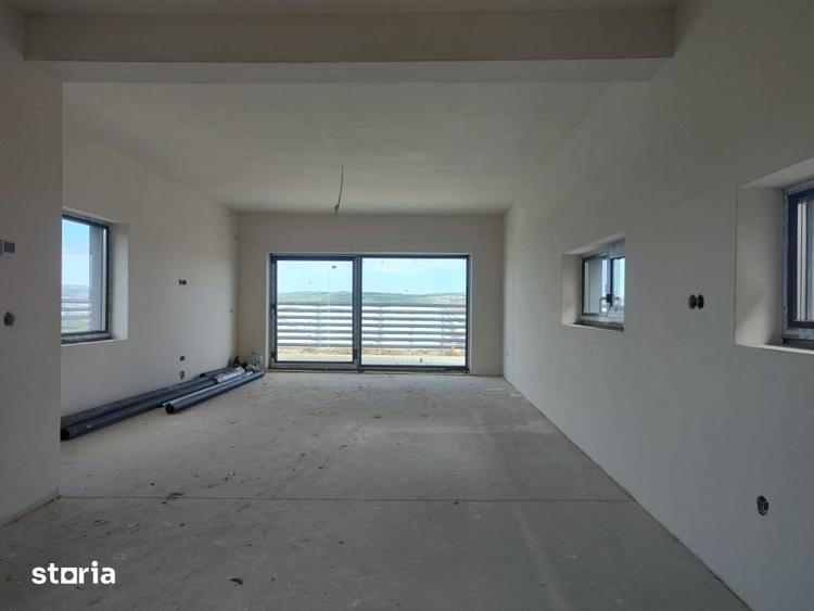 Casă cu 6 camere cu Teren 479 Mp în Sopor
