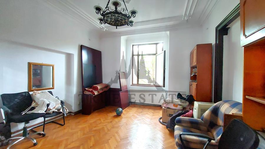 Apartament cu 3 camere semidecomandat în Foișorul de Foc