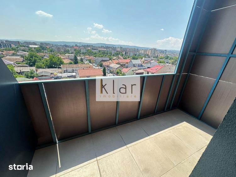 Apartament cu 3 camere semidecomandat, mobilat în Bulgaria
