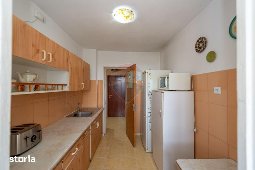 Apartament cu 3 camere, mobilat în Titan