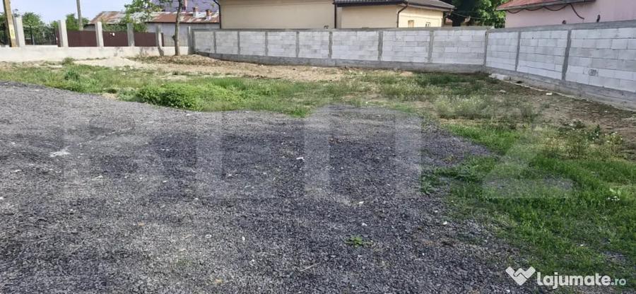 Teren intravilan de vanzare, 2 fronturi stradale, 1400 mp, - 2