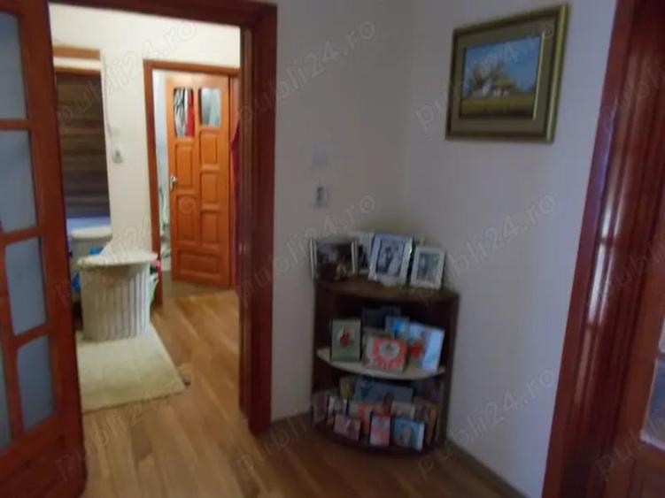 Casă cu 4 camere în Ghirodei