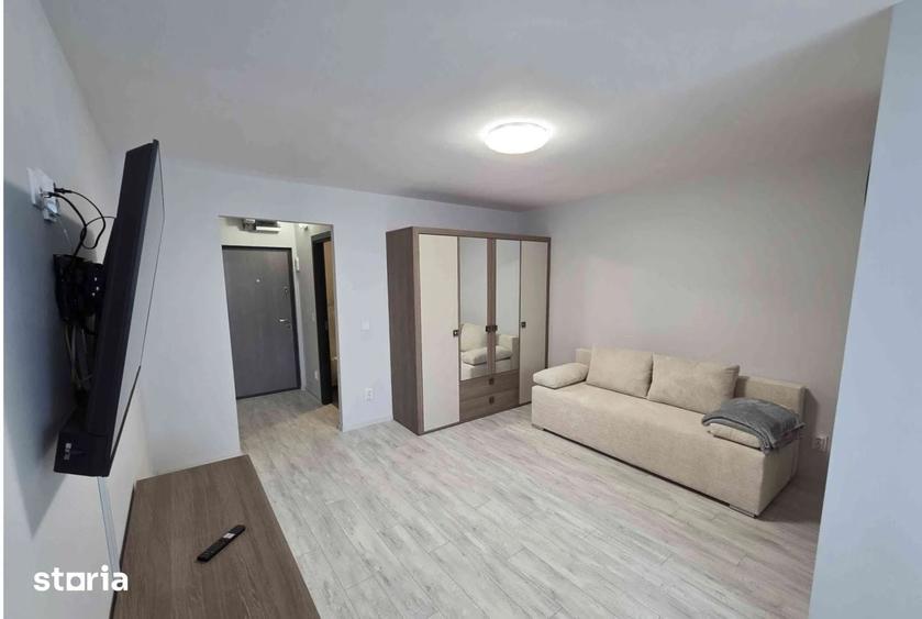 Garsoniera la cheie, etaj intermediar, zona strazii BUCEGI - 2