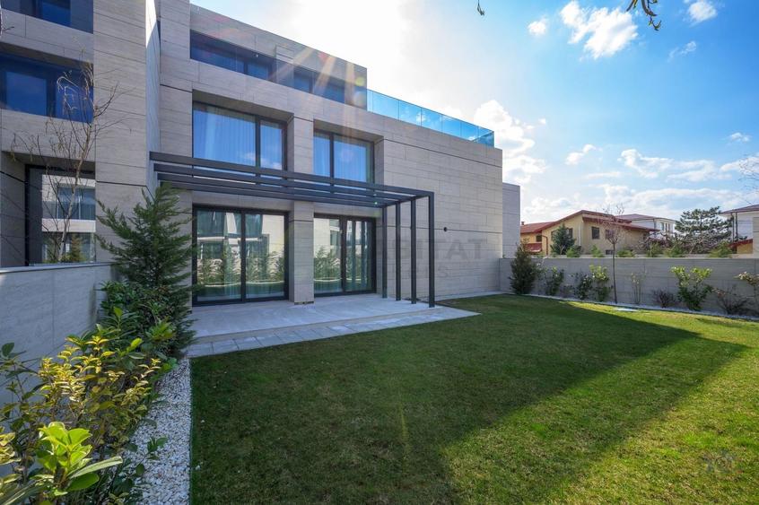 Casă individuală cu 5 camere cu Canalizare în Central