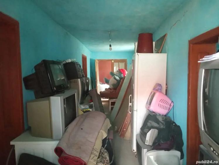 Casă cu 3 camere cu Teren 210 Mp în Moldova Nouă