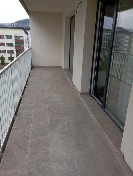 Apartament cu 2 camere semidecomandat în Florești