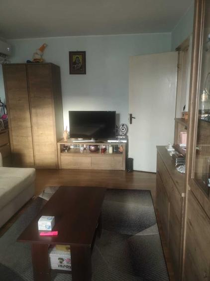 Apartament cu 3 camere decomandat în Lujerului