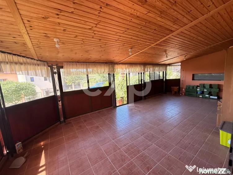 Casă cu 7 camere cu Teren 1008 Mp în Ștefănești