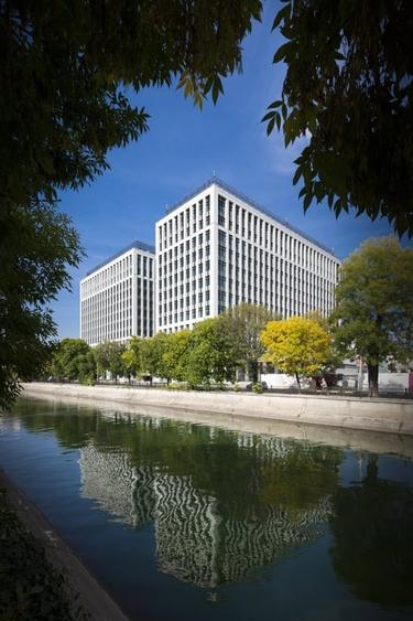 Casă individuală cu 9 camere cu Canalizare în Nerva Traian