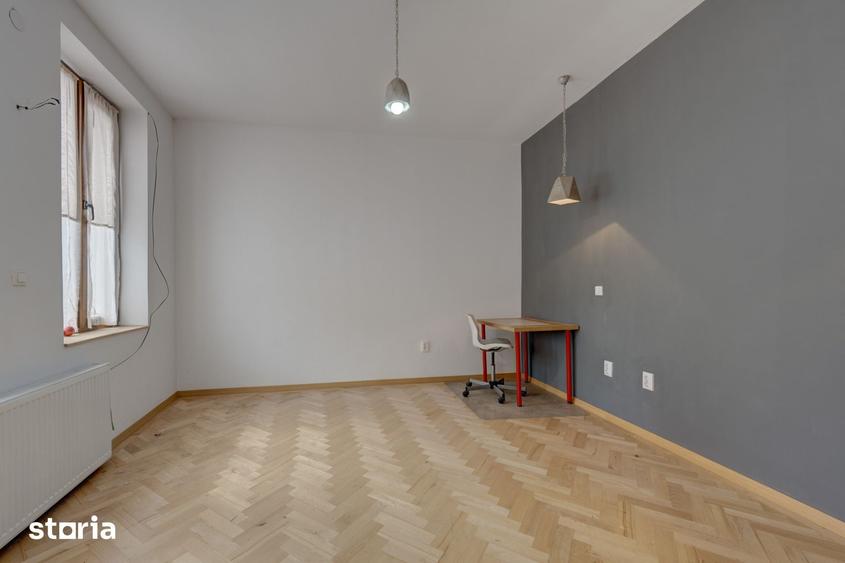 Casă cu 4 camere cu Teren 70 Mp în Centrul Civic