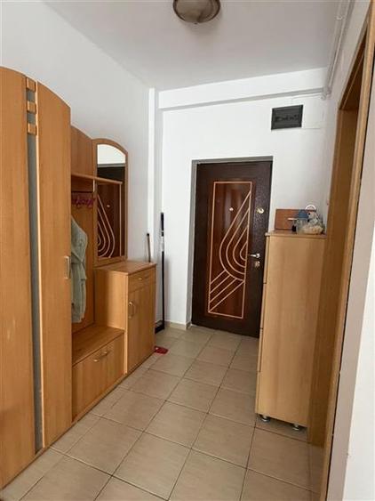 Mobilat si utilat la etajul 2 in bloc din 2011 linga City Mall - 5