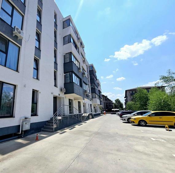 Apartament cu 4 camere decomandat în Dobroești