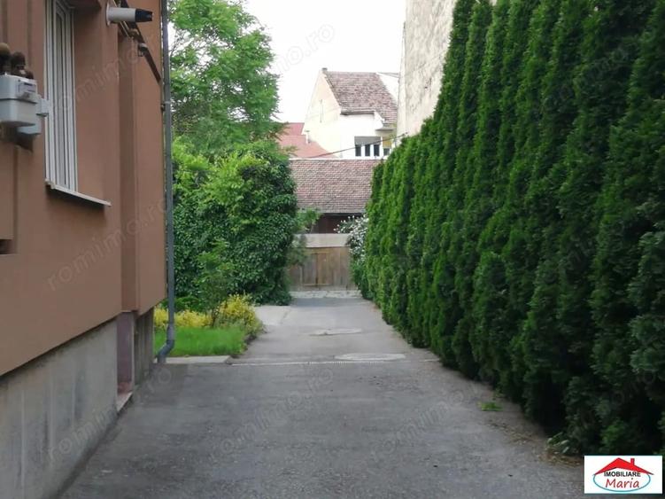 Casă cu Teren 375 Mp în Central