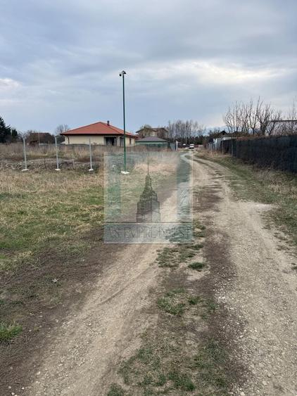 Teren Construcții intravilan de 500 mp, în Stupini