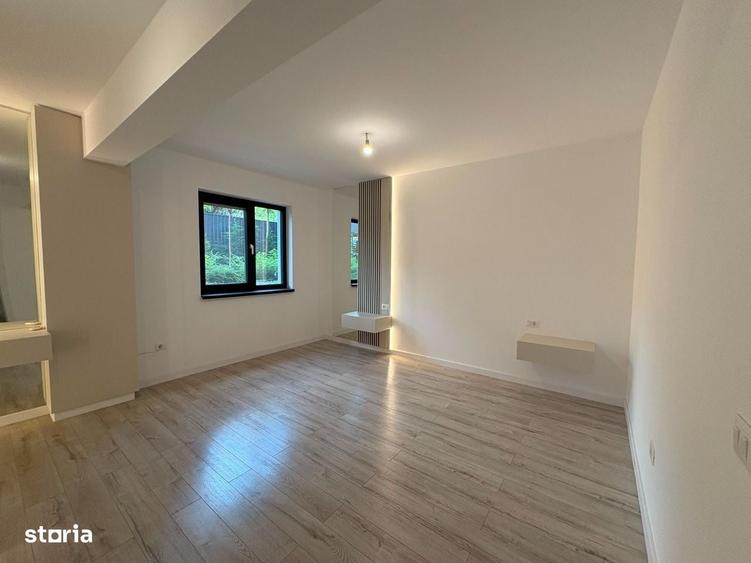 Apartament cu 4 camere în Valea Adâncă