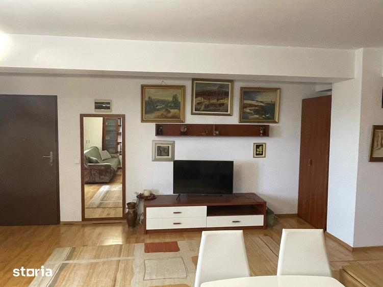 Apartament cu 3 camere decomandat în Bucium