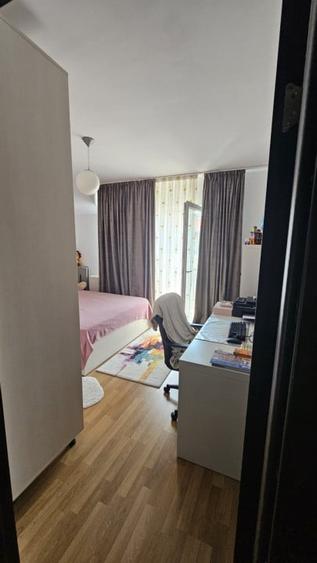 Apartament cu 3 camere semidecomandat, mobilat în Florești — fotografia 3