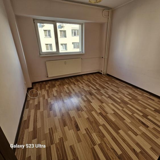Apartament semidecomandat în Moșilor