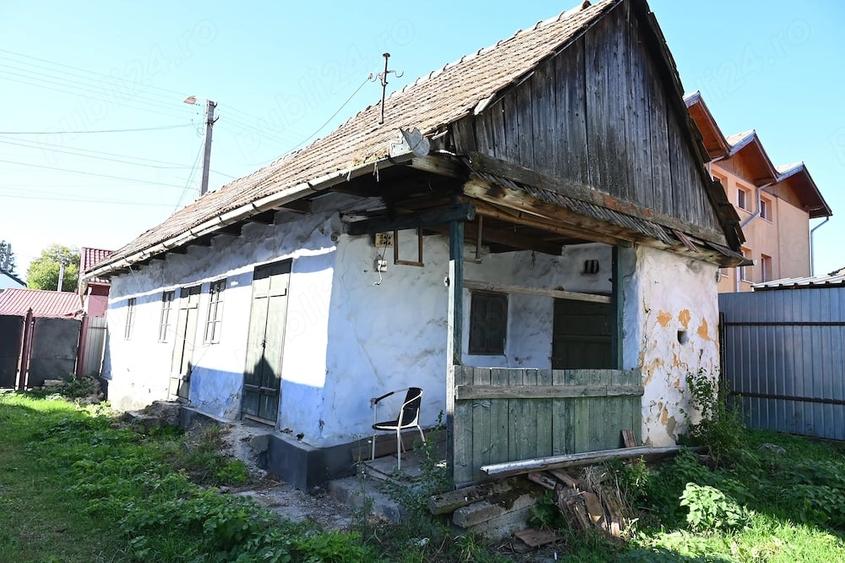 Casă cu Teren 30000 Mp în Iara