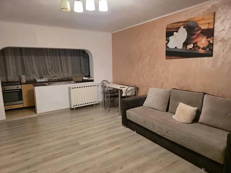Garsonieră decomandată în Tei