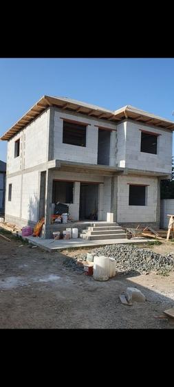 Casă cu 4 camere în Central