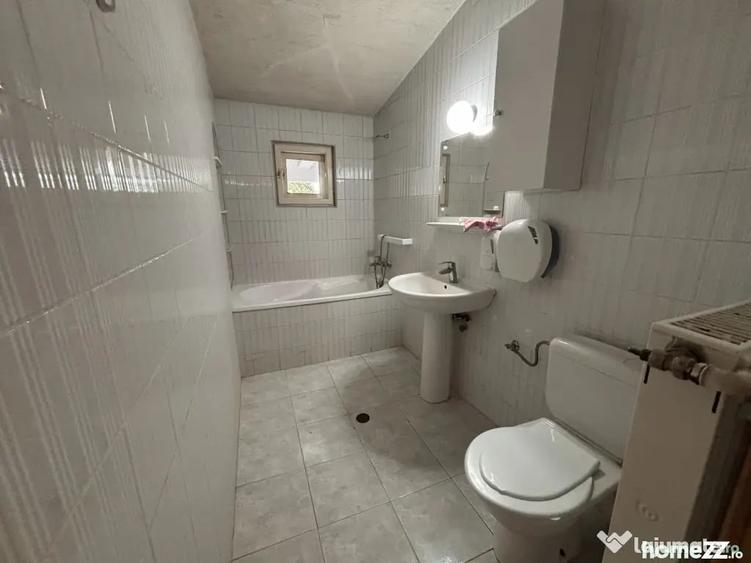 Casă cu 5 camere cu Teren 300 Mp în Calea Călărașilor