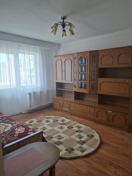 Apartament cu 2 camere semidecomandat în Exterior Vest
