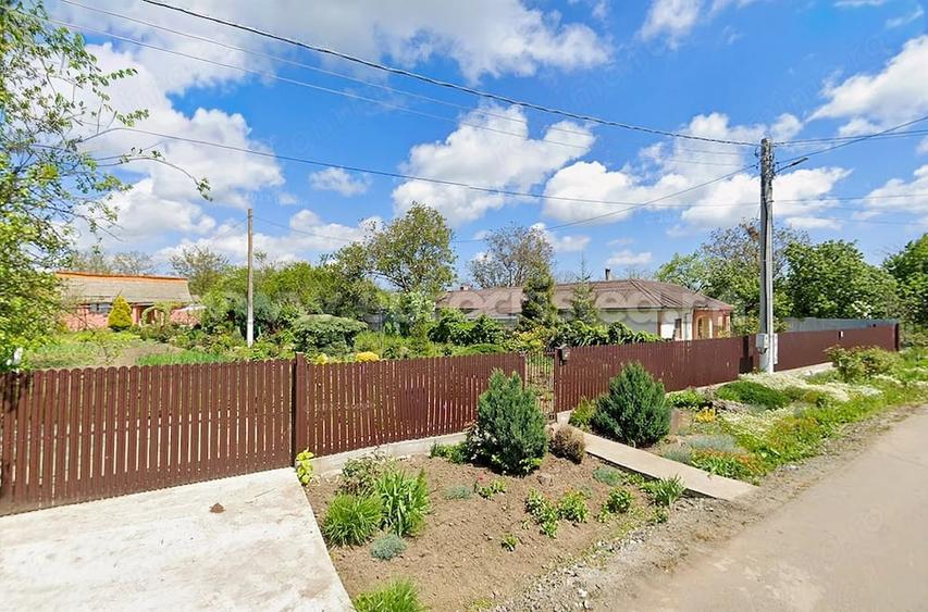 Casă cu Teren 1759 Mp în Pecineaga