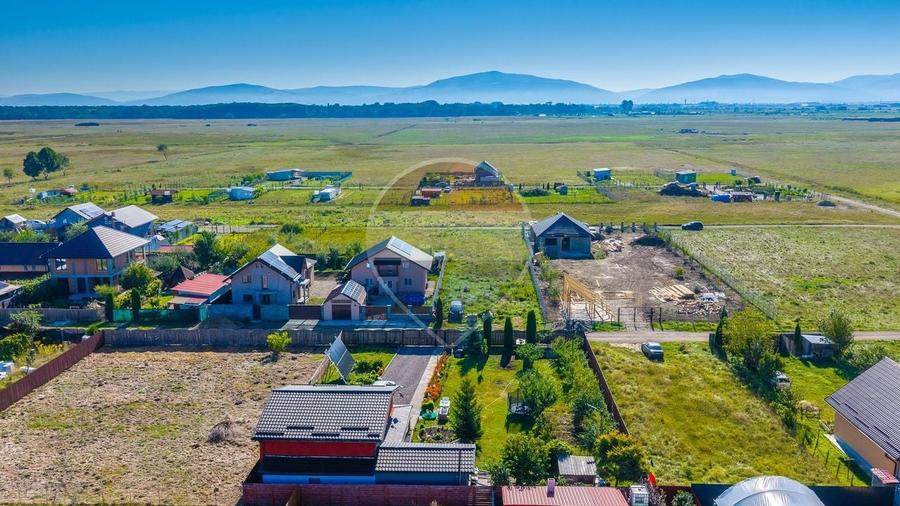 Teren Construcții intravilan de 1000 mp, în Hărman