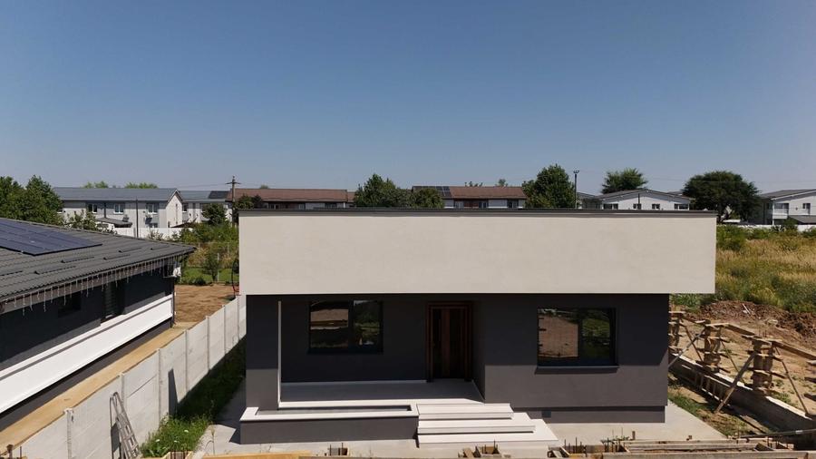 Casă individuală cu 4 camere cu Canalizare în Dragomirești-Vale