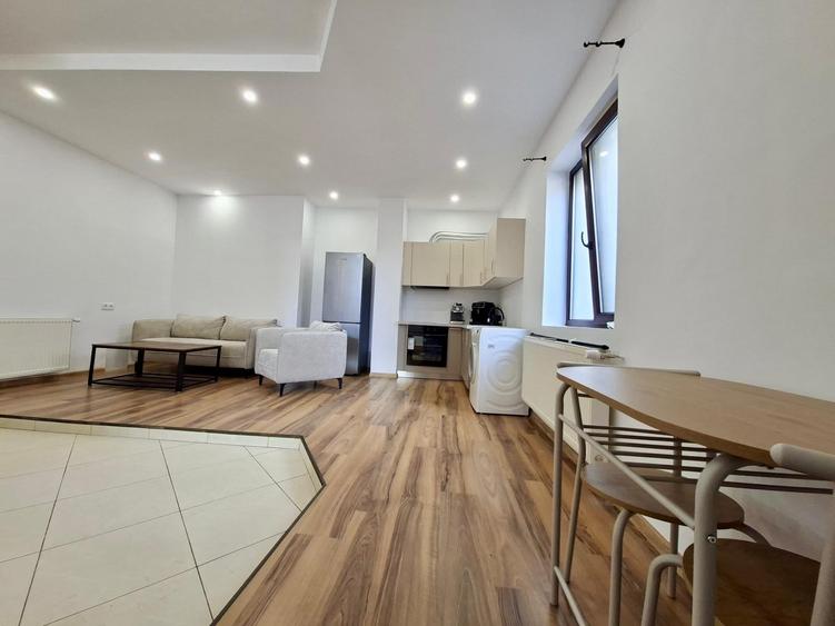 Apartament cu 2 camere, mobilat în Zorilor