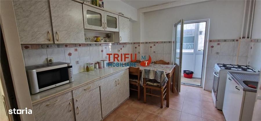 Apartament cu 3 camere decomandat în Tolstoi