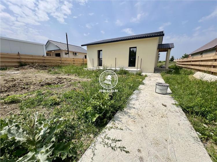 Casă cu 4 camere decomandat cu Teren 500 Mp în Voinești