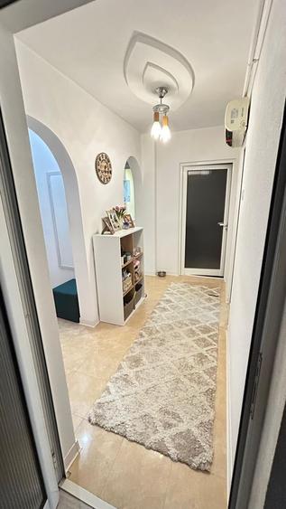 Apartament cu 2 camere decomandat în Micro 13