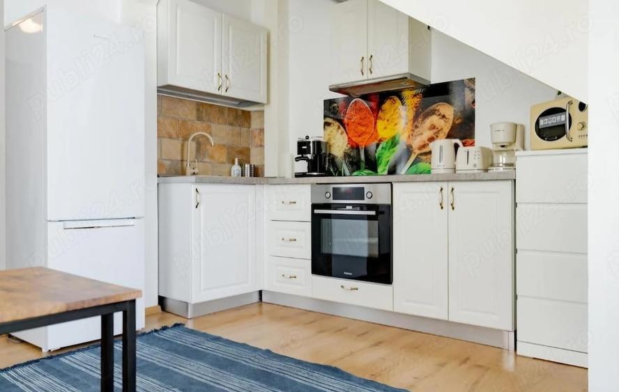 Apartament cu 4 camere semidecomandat în Unirii