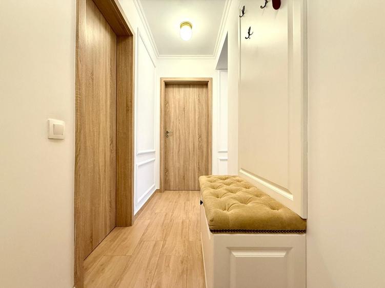 Apartament cu 3 camere, mobilat în Tractorul